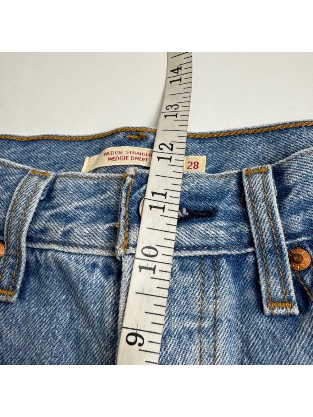 Levi's Denim Cut-Off Shorts Wedgie Straight Button Fly Women's 28W 3.5" Inseam - Picture 9 of 13